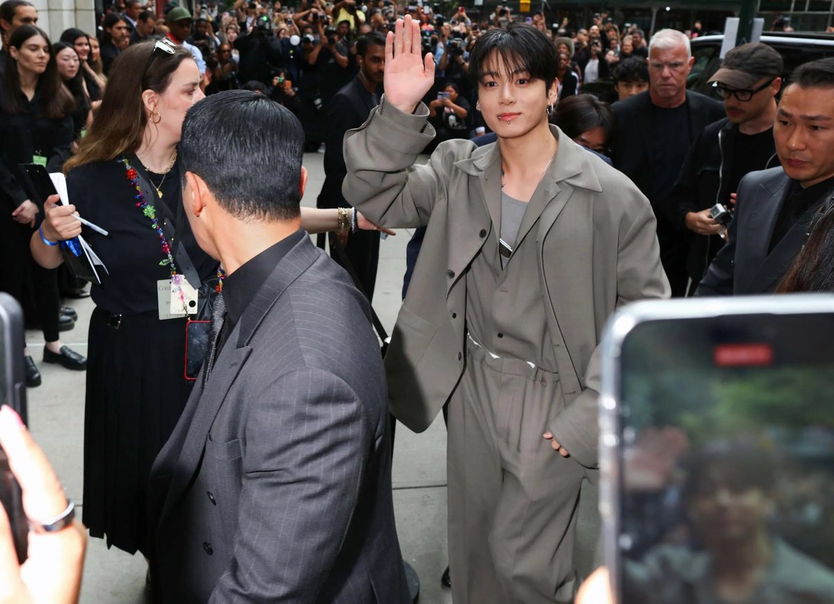 voguejp's tweet image. 新任クリエイティブ・ディレクターによるデビューショーが目白押しの2026年春夏コレクション。ファッションの転換期とも呼べるそんな一大シーズンがニューヨークでキックオフ。#NYFW #NYコレ
voguejapan.visitlink.me/JxMc_b