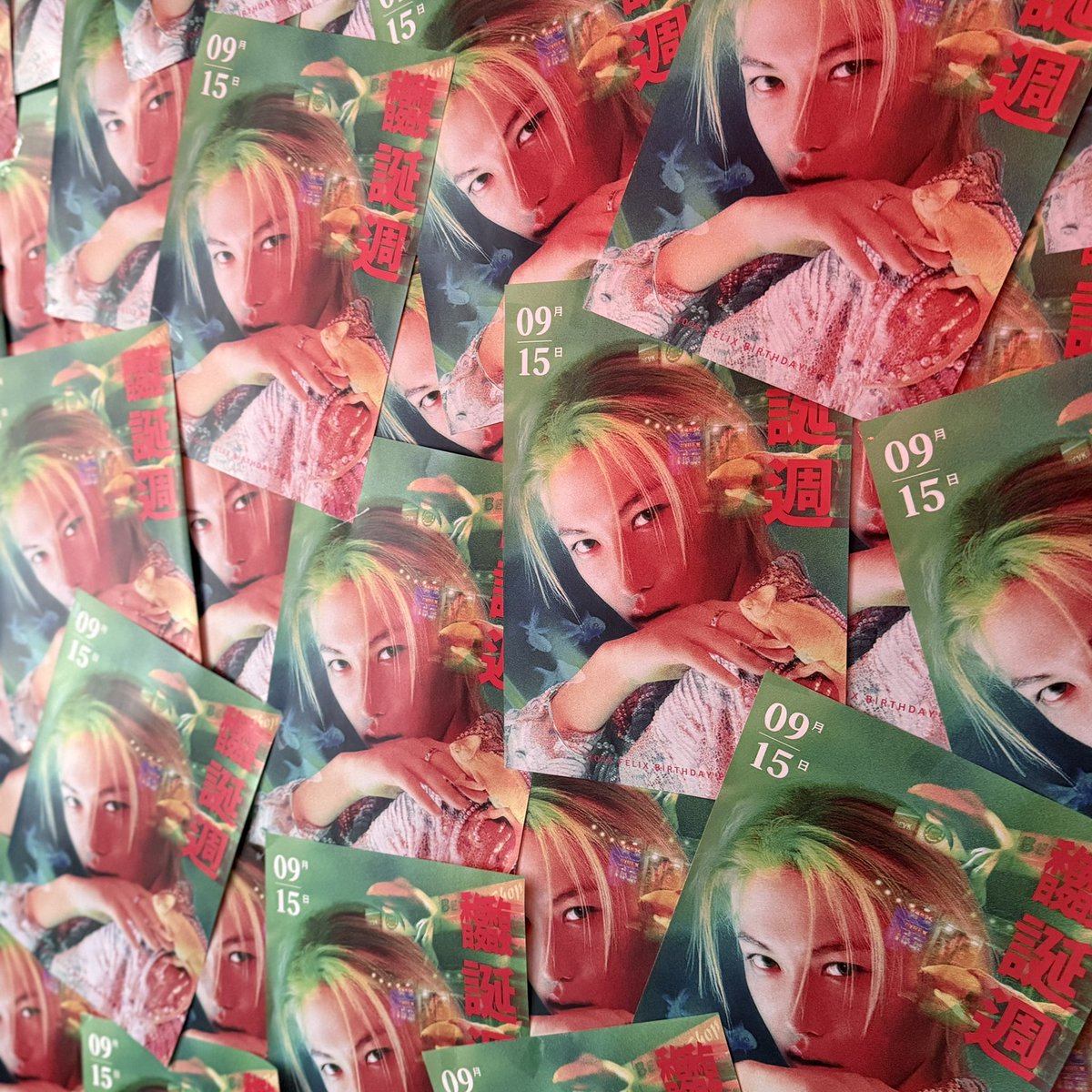 #뽁탄주_뽁_탄생_주간
#홍대_상상

내려가자마자 벽한면 가득 용복이🤍🩵💙
기다리면서 두근두근
(24시간 굶은상태여서 더더욱 두근두근🤣)