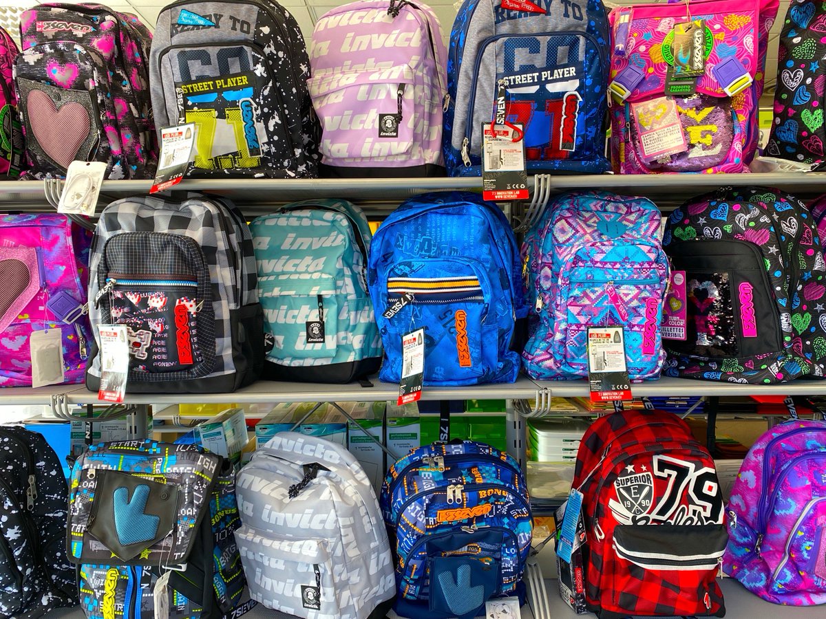 【今夜11時 NHK第１・ラジオ深夜便出演】大矢アキオ ロレンツォが 23時08分頃、イタリアから生出演します。テーマは「学校の夏休み3ヵ月は適切 ？それとも長すぎる？ 」。写真はイタリアの典型的な通学用リュック。 NHKネットラジオ らじる★らじるでは同時放送＆1週間聴き逃しサービスも　#NHK