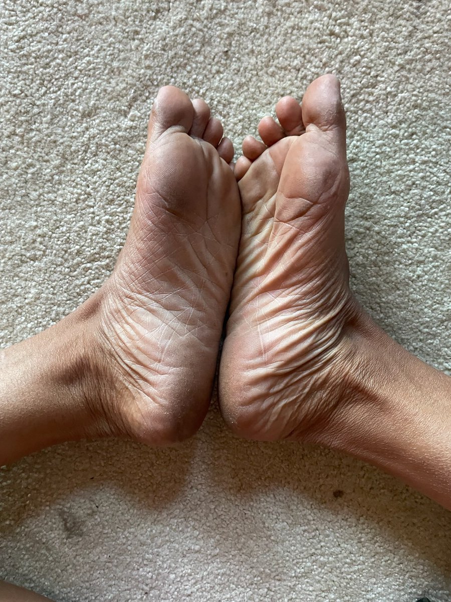 MrLoveClub Model: Granny A 
Size: 7.5
Stench: 6/10 (Stinky)

Full Photoset &amp; Video on mrloveoffeet.com