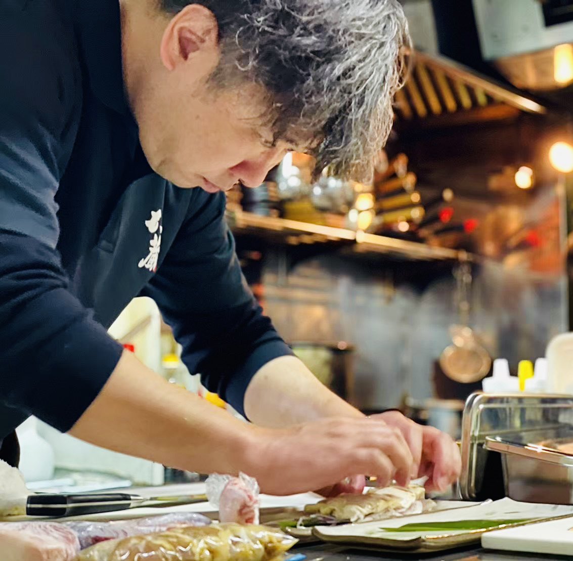 店主ジョーです😊
月火とゆっくり休ませていただきました。

今日は隣の平田稲荷神社に参拝させていただき、9月前半の感謝の気持ちをお伝えしてきました。9月後半も暑い日が続くかと思いますが、よろしくお願いいたします！

間もなく17時より営業スタートです！！
ご予約・ご来店お待ちしております🙇