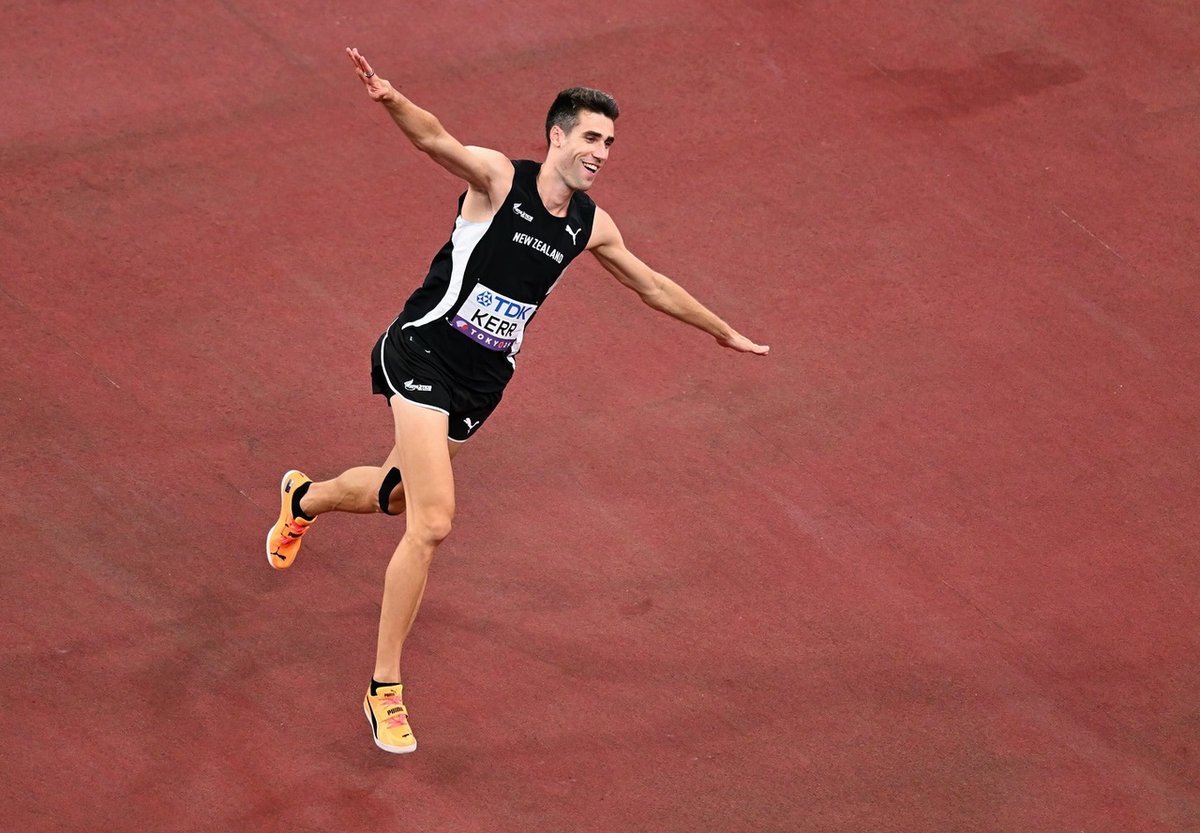 TrackFieldImage's tweet image. The flying kiwi. Hamish Kerr keeps flying after a clearance.  2025 World Champion high jump.  Tokyo 2025 . 
.
.
.
.
#hamishkerr #newzealand #highjump #trackandfield #athletics #tokyo2025 #jeffcohenphoto @hamishkerrhj instagr.am/p/DOshkGKkjLv/