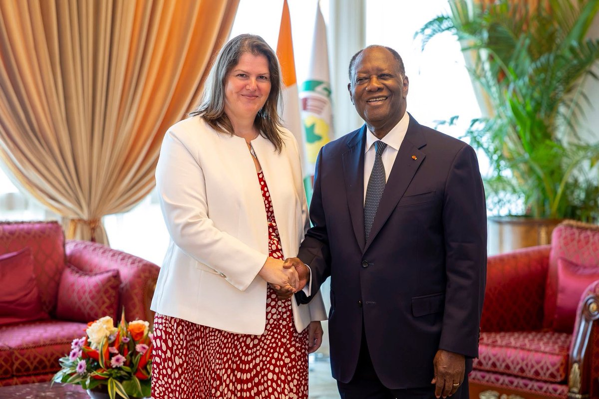 AmbCanCI's tweet photo. 🇨🇦🤝🇨🇮Relations bilatérales en pleine expansion

S.E. Sandra Choufani a présenté ses lettres de créance au Président Ouattara, officialisant ainsi la poursuite du partenariat gagnant-gagnant entre nos 2 pays.

@CanadaPE @DevCanada @CommerceCanada @Presidenceci @AOuattara_PRCI https://t.co/VTnSevQxW3