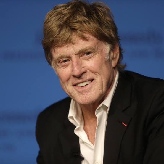 AnnaDeMilanese's tweet photo. Robert Redford über Donald Trump: 
„Es ist schmerzlich klar, dass wir einen Präsidenten haben, der alles, was er berührt, herabwürdigt, einen Menschen, der nicht versteht (oder sich nicht darum kümmert?), dass es seine Pflicht ist, unsere Demokratie zu verteidigen.
Unsere gemeinsame Toleranz und unser Respekt vor der Wahrheit, unsere heilige Rechtsstaatlichkeit, 
unsere grundlegende Pressefreiheit und unsere kostbare Meinungsfreiheit – all das wurde von einem einzigen Mann bedroht.
Trump und seine milliardenschweren Kumpels wollen uns zurück in die Zeit eines politischen Beutesystems führen, das korrupten Konzernen diente und unsere Kinder den Preis dafür zahlen ließ.“

@MarcoFoster_