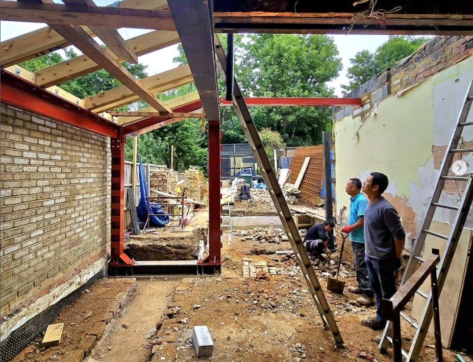 bubblehome's tweet image. In the summer we carried out a site visit to one of our architectural projects - a rear and side return extension in North London. Delighted to say that the steel beams are in! #HomeOwners #SideExtension #NorthLondonArchitects