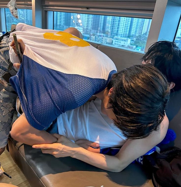 allmyxish's tweet photo. 끌올: 잊혀 가는 사건이나 사진 따위를 다시 언급하거나 게시하는 일을 이르는 말 https://t.co/DYO4xhadu2