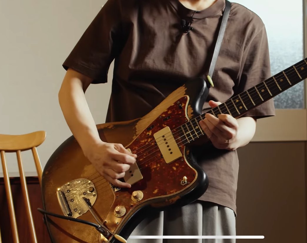 kabechan4's tweet image. 今ではこんなに削れたチャコちゃんのギター