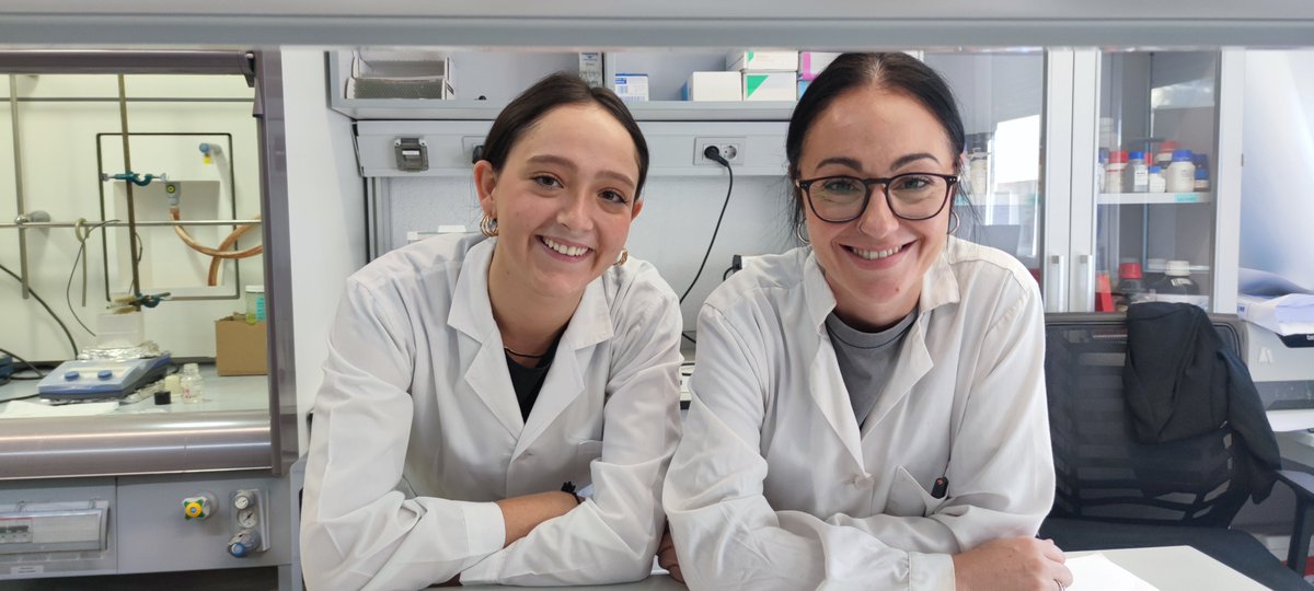 Mat2Bio_Lab's tweet image. Hoy damos la bienvenida a @Iriajunceda, estudiante de @ffarmaciaUCM, que realizará sus prácticas externas en el desarrollo de materiales inteligentes para la administración de fármacos antitumorales, bajo la dirección de @revuelta_julia y con la supervisión de #SusanaIglesias.