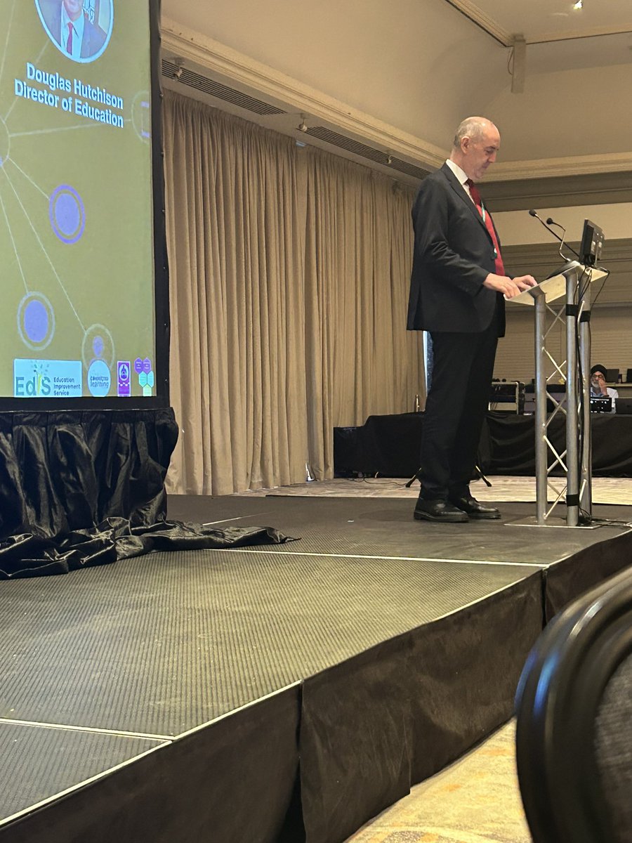 Jane_Arthur_'s tweet image. Glasgow’s Connected Learning Conference welcome from @CarolynDavren HOS and @Doug_GCC #digital #connectedlearning #alllearnersallachieving 🌍📲🙌🏼📊👩🏽‍💻👨🏻‍💻 Great to see our city heads and leaders together #lookingforward #innovation