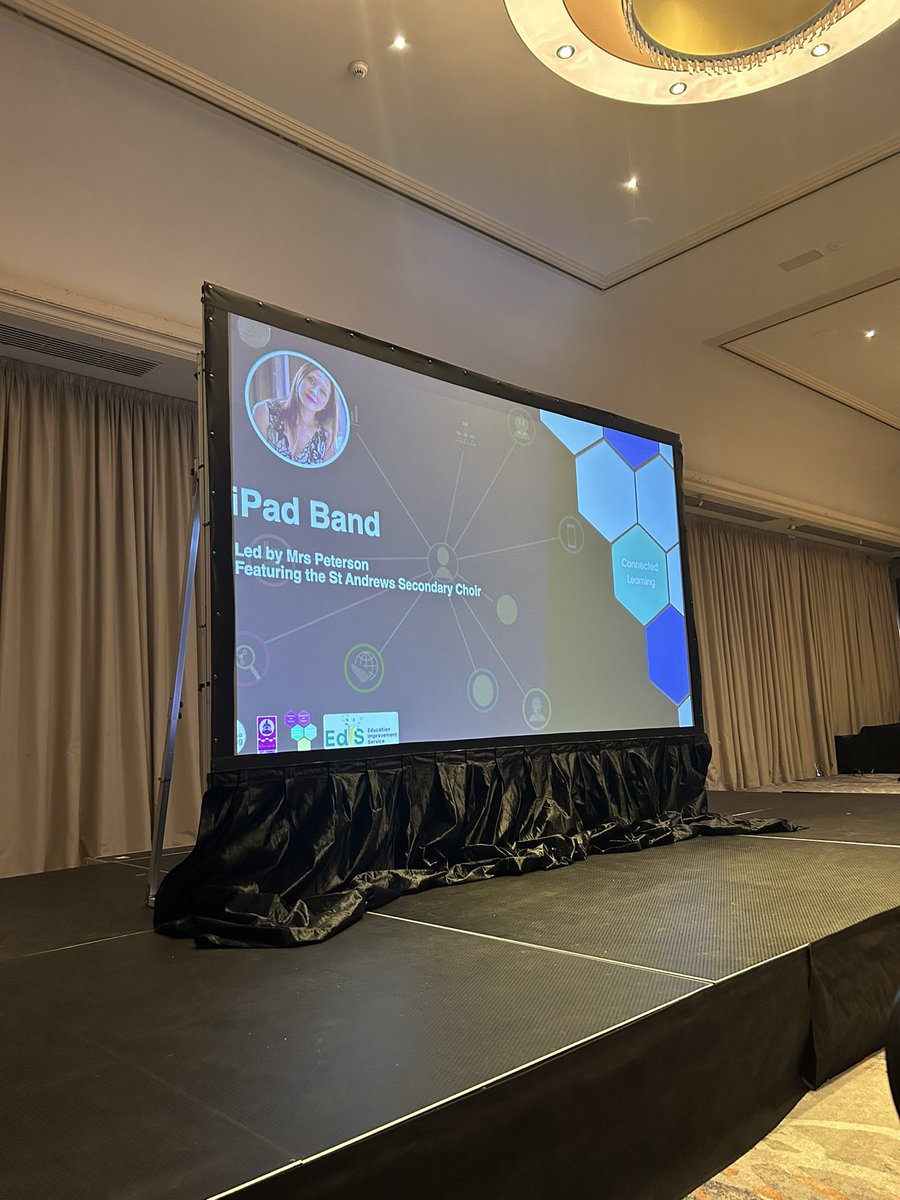 Jane_Arthur_'s tweet image. Glasgow’s Connected Learning Conference welcome from @CarolynDavren HOS and @Doug_GCC #digital #connectedlearning #alllearnersallachieving 🌍📲🙌🏼📊👩🏽‍💻👨🏻‍💻 Great to see our city heads and leaders together #lookingforward #innovation