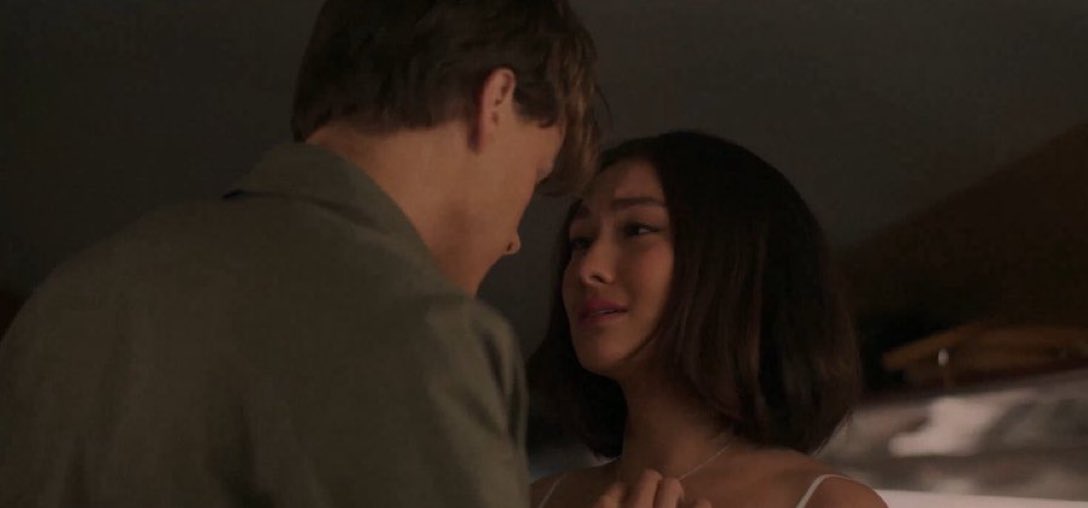 bellyslivia's tweet photo. HIM TOUCHING HER NECKLACE FUCK https://t.co/TGiY4afJvM