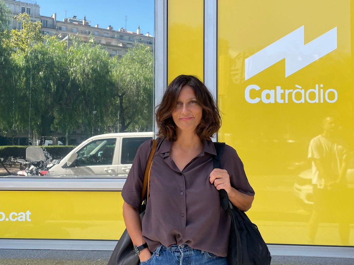 Un Marc Cerrudo (@nonantlemarc) on Twitter photo Nou capítol de LA PILA!
Entrevistem a la <a href="/CristinaDomenec/">Cristina Domènech Ventura</a>, directora de <a href="/LaSetmana/">La Setmana</a>, i xerrem de Manuel de Pedrolo, Andrea Bajani, còmics i biografies novel·lades.
I estrenem col·laboradora, la <a href="/irenejaumeg/">Irene JG</a>, que parla d'Italo Calvino (i Paquirri)❤️
📚 3cat.cat/3cat/tothom-ca… Nou capítol de LA PILA!
Entrevistem a la <a href="/CristinaDomenec/">Cristina Domènech Ventura</a>, directora de <a href="/LaSetmana/">La Setmana</a>, i xerrem de Manuel de Pedrolo, Andrea Bajani, còmics i biografies novel·lades.
I estrenem col·laboradora, la <a href="/irenejaumeg/">Irene JG</a>, que parla d'Italo Calvino (i Paquirri)❤️
📚 3cat.cat/3cat/tothom-ca…