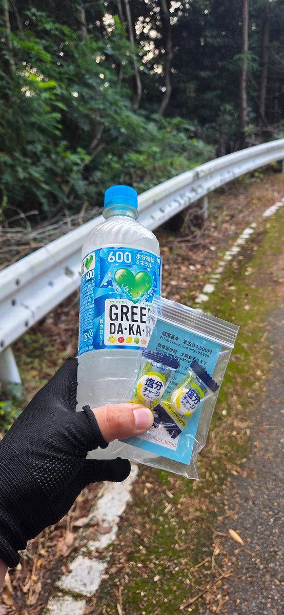 NA____ONTI's tweet photo. お遍路14日目
65番三角寺に布団ちゃんはいませんでした
緩い坂が永遠に続いてかなりきつかったです
帰り道にお接待していただきました。感謝 https://t.co/e9M3kApiHc