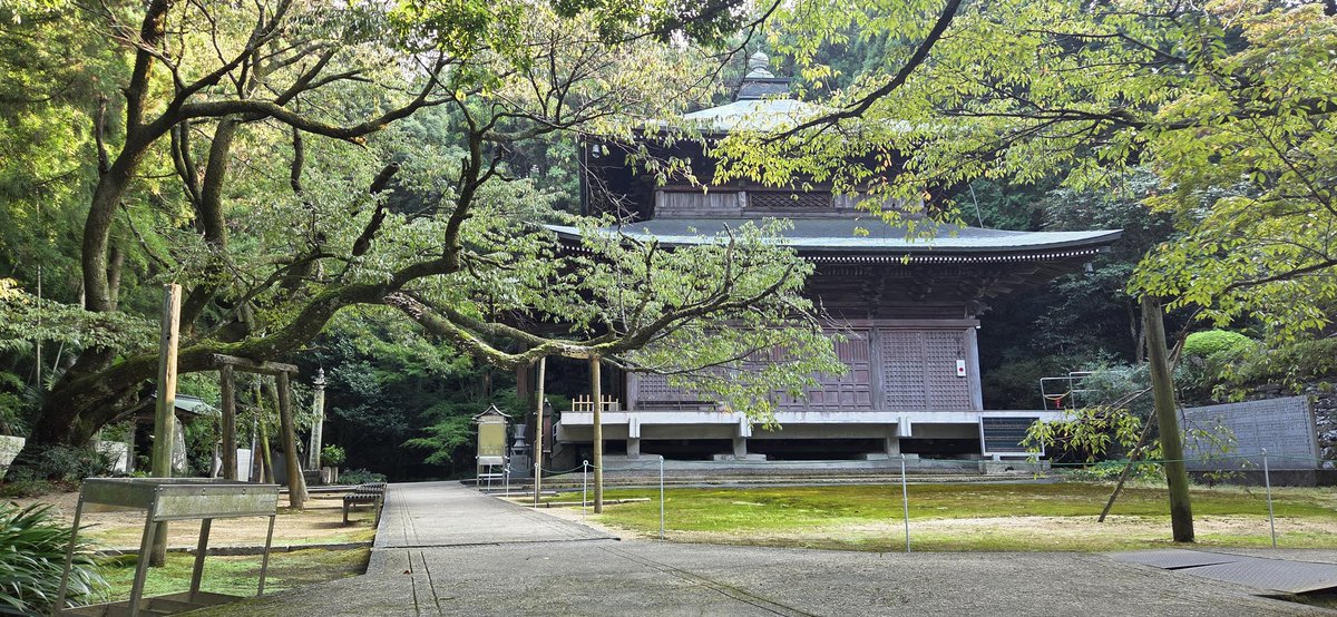 NA____ONTI's tweet photo. お遍路14日目
65番三角寺に布団ちゃんはいませんでした
緩い坂が永遠に続いてかなりきつかったです
帰り道にお接待していただきました。感謝 https://t.co/e9M3kApiHc