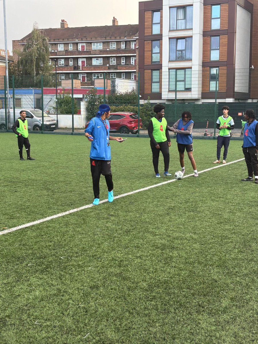 Sports_Fun4All's tweet photo. Congratulations to Davarel, who was nominated for Young Leader of the Year at @LondonYouth Awards

Davarel has worked with us since January 2024 + has been instrumental in cementing our delivery in Southwark and Lambeth.

He is mature beyond his years and a natural youth worker. https://t.co/MDp078NsTS