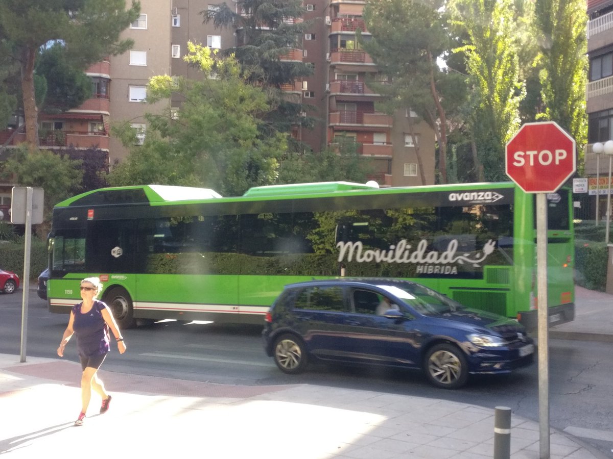 DirectionTravel's tweet image. Vamos de nuevo. 

L6 y 7 pueden estar realizando trabajos esenciales ahora, pero @metro_madrid está poniendo en funcionamiento autobuses de reemplazo para mantener la ciudad en movimiento, en la #SemanaMovilidad y siempre.

@mobilityweek @ComunidadMadrid

#HALAMETROMADRID