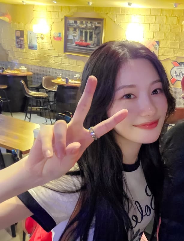 j_cyfeed's tweet photo. chaeyeon 📸 https://t.co/eW7NZvb8fq
