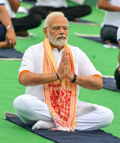PVaidhee's tweet photo. It's the birthday of the world's tallest and most liked leader @narendramodi ji ... Prayers to Almighty to bless him with good health, peace and happiness so that he continues to serve/guide the people and the nation for years together in the right path ... Namaskhar https://t.co/OKRA34zZaX