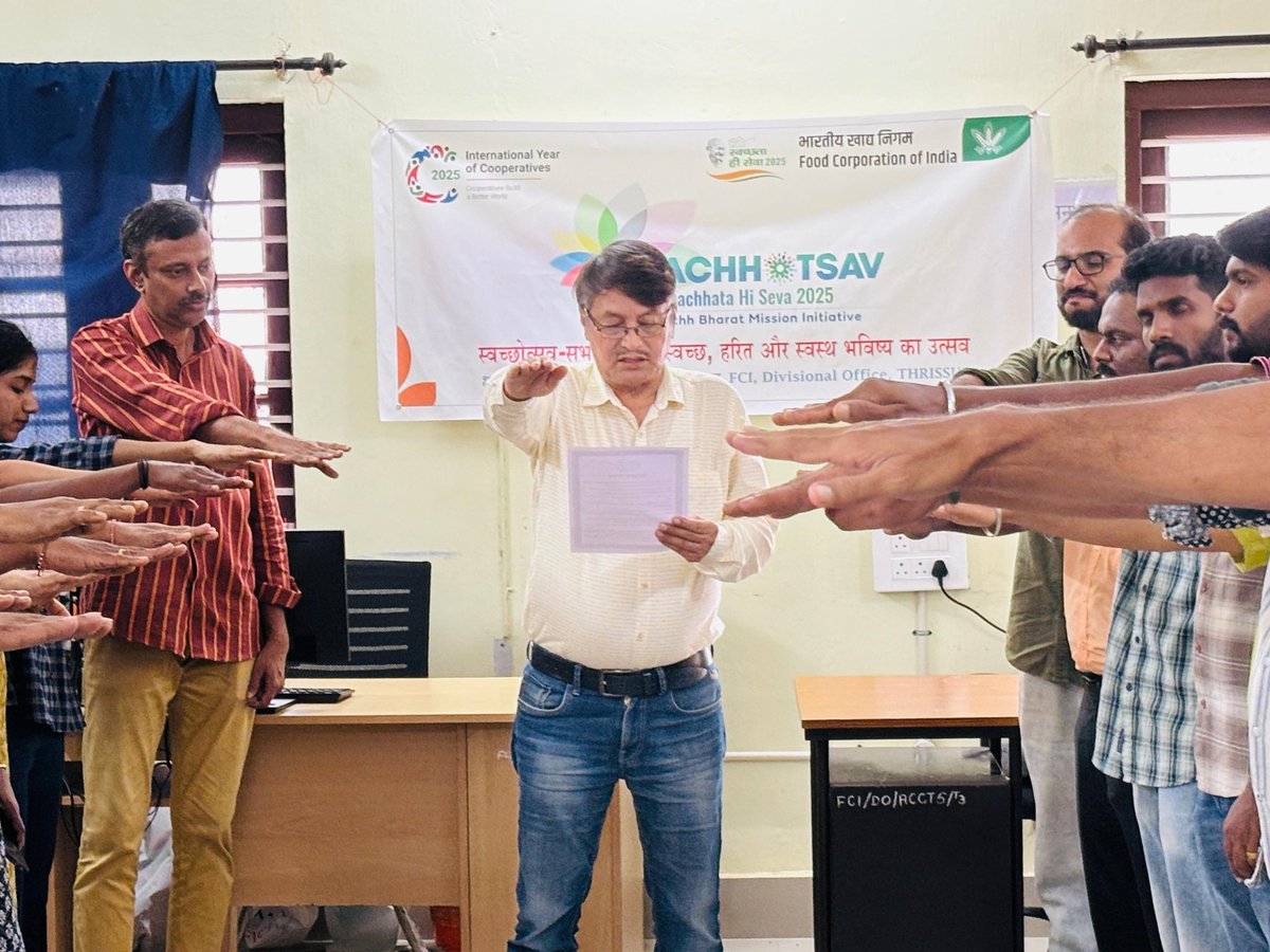 FCI DO Trissur (@fcidotrissur) on Twitter photo Employees of under FCI DO Thrissur observed Swachhata Pledge on 17.09.2025 as part of Swachhata Hi Seva 2025. <a href="/DARPG_GoI/">DARPG ๐ฎ๐ณ</a> <a href="/FCI_India/">Food Corporation of India</a> <a href="/fooddeptgoi/">Department of Food & Public Distribution</a> <a href="/PIBConsumerFood/">PIB India_Consumer_Food</a> <a href="/fcisouthzone_pr/">FCI ZO South</a> <a href="/FciKerala/">FCI Kerala</a>
#SHS2025 #SwachhataHiSeva2025 #Swachhotsav Employees of under FCI DO Thrissur observed Swachhata Pledge on 17.09.2025 as part of Swachhata Hi Seva 2025. <a href="/DARPG_GoI/">DARPG ๐ฎ๐ณ</a> <a href="/FCI_India/">Food Corporation of India</a> <a href="/fooddeptgoi/">Department of Food & Public Distribution</a> <a href="/PIBConsumerFood/">PIB India_Consumer_Food</a> <a href="/fcisouthzone_pr/">FCI ZO South</a> <a href="/FciKerala/">FCI Kerala</a>
#SHS2025 #SwachhataHiSeva2025 #Swachhotsav