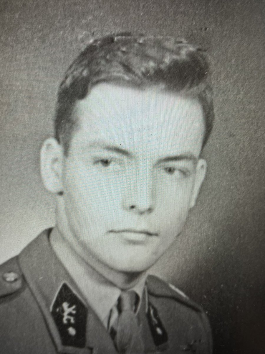 #herdacht - 16/09
Eerste luitenant Arnold Marie Joseph Benoit Barbe Ghislain Le Grelle
Geb.20/4/1961 Schoten
Gest.16/9/1961 Elisabethville Congo
Katangese gendarmerie
Stamnr. O/83651
Neergeschoten door VN troepen tijdens Katangese seccessie
<a href="/Defensieblog/">Defensieblog</a>