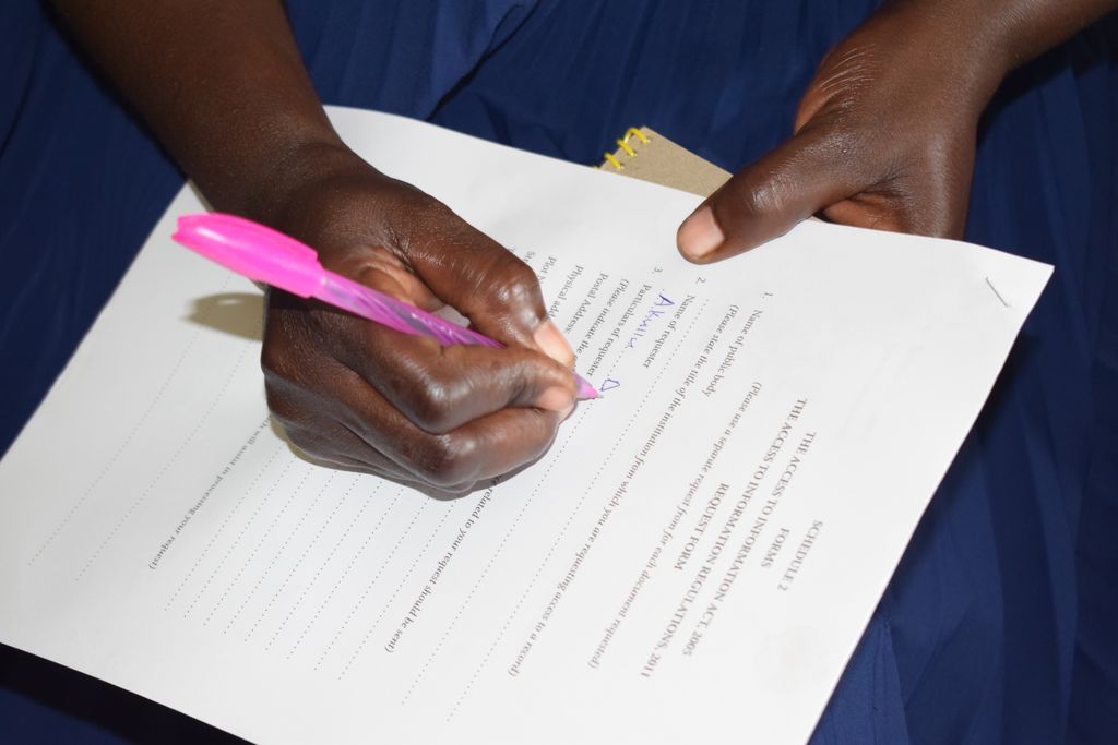 Information request uncovers a hidden public treasure: The market land title found in a public official’s home

“The land title for a government market in my community was hidden in the home of a former local government official, unknown even to the new local leader. My request