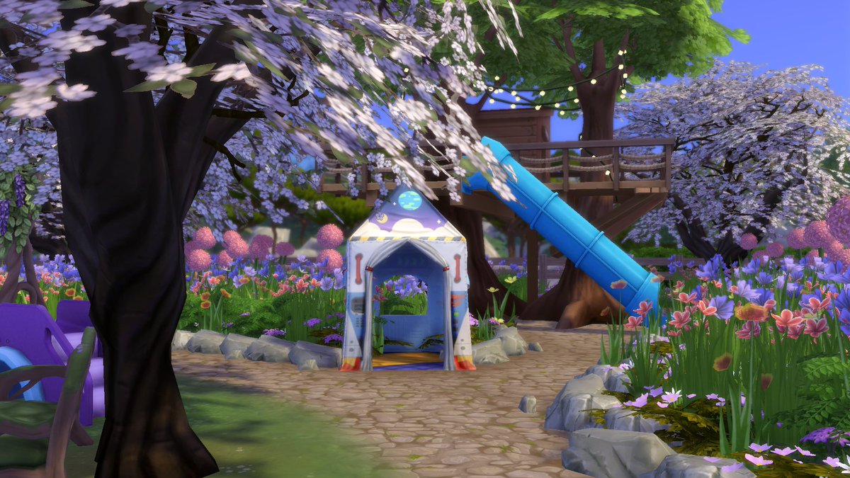 ArowenC's tweet photo. a little bit of my sims backyard and garden area #TheSims #TheSims4 https://t.co/N6Q9wZxzkF