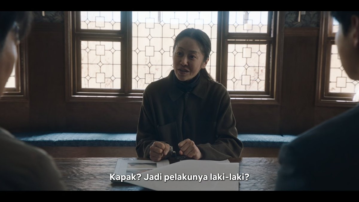 warsber's tweet photo. 2. kuat

jeong ishin pernah bilang kalau pelakunya kuat karena membunuh cuma satu kali tebas pakai kapak. pelakunya juga pede bisa melumpuhkan korban dengan tangan kosong. nah pekerjaan ara adalah potter yang butuh tenaga besar dan tentunya lengannya pasti kuat. https://t.co/ihVTqaq84a