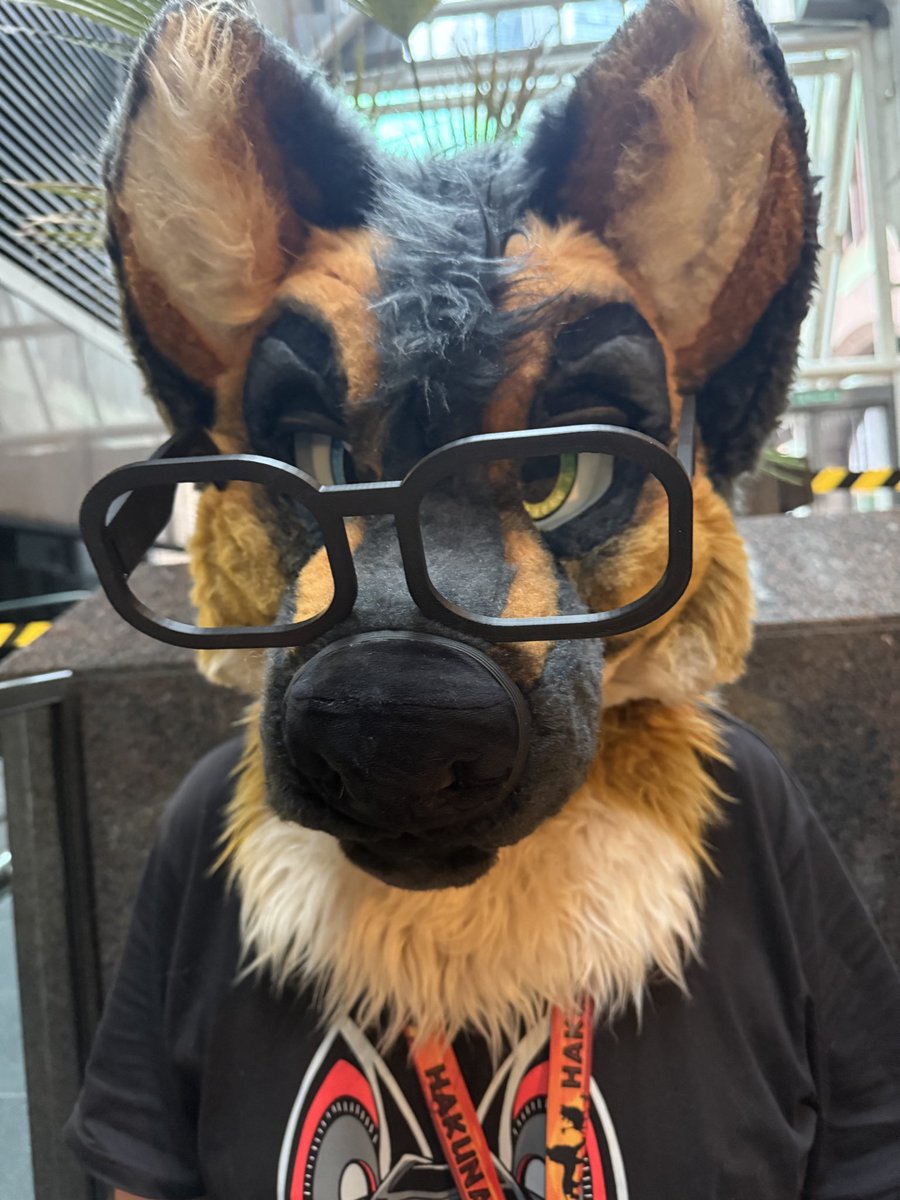 It’s mid week , I’ve got my glasses on I can see the weekend from here . 

Who will I see at <a href="/LondonFurs/">LondonFurs</a> this weekend for fluffy hugs ?