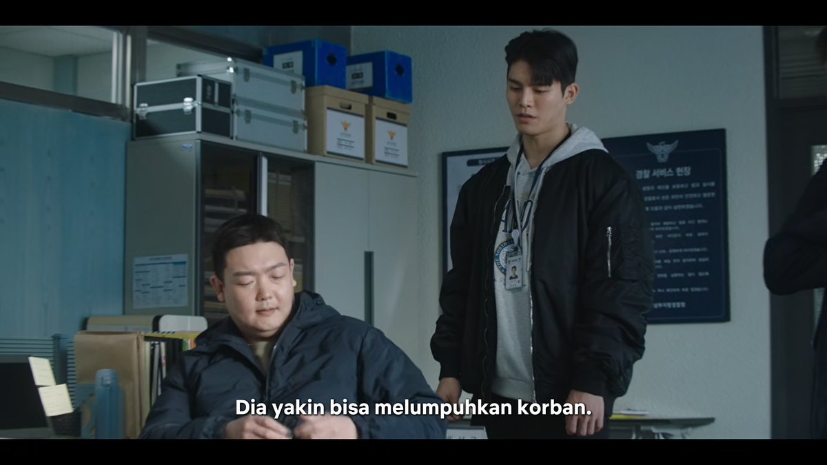 warsber's tweet photo. 2. kuat

jeong ishin pernah bilang kalau pelakunya kuat karena membunuh cuma satu kali tebas pakai kapak. pelakunya juga pede bisa melumpuhkan korban dengan tangan kosong. nah pekerjaan ara adalah potter yang butuh tenaga besar dan tentunya lengannya pasti kuat. https://t.co/ihVTqaq84a