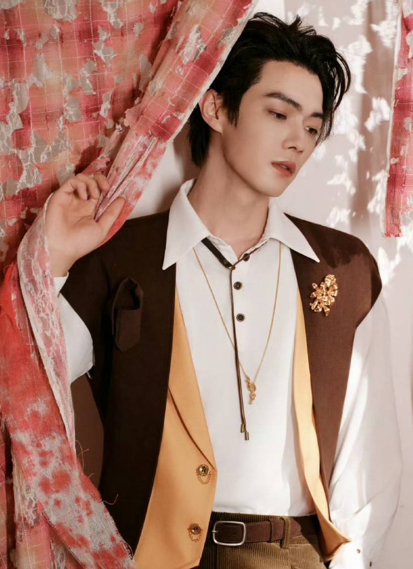 いつ見ても、何度みても、美しさの虜になってしまう❤️‍🔥🤗❤️‍🔥
この存在感は、何処から来るのかしら❣️
輝き✨️魅力✨️溢れる許凱❤️‍🔥🥰❤️‍🔥
We💘love💘XuKai💘
＃XuKai  ＃シューカイ🩵