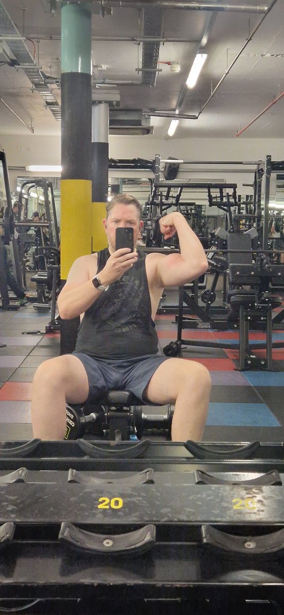 GavinWi79234383's tweet photo. Absolutely cream crackered today, glad to be #WFH rest of week π
nice #pump from today's #PullDay πͺπͺ #letsGROW #bodybuilding #muscles #bigbiceps #rowtogrow #sizematters #gethuge #gymbox #gymboxbank https://t.co/SEzhw6oWlx