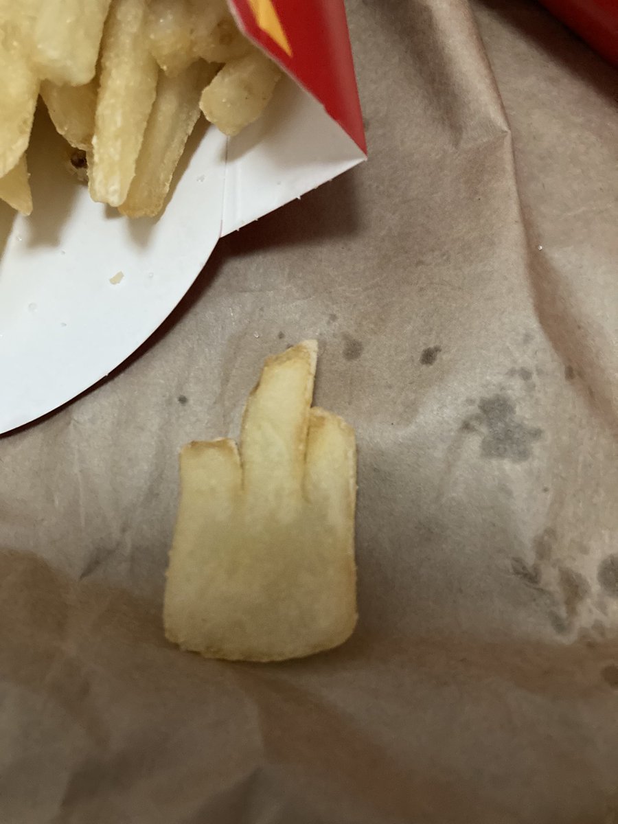 ポテトに中指立てられた
#マクドナルド