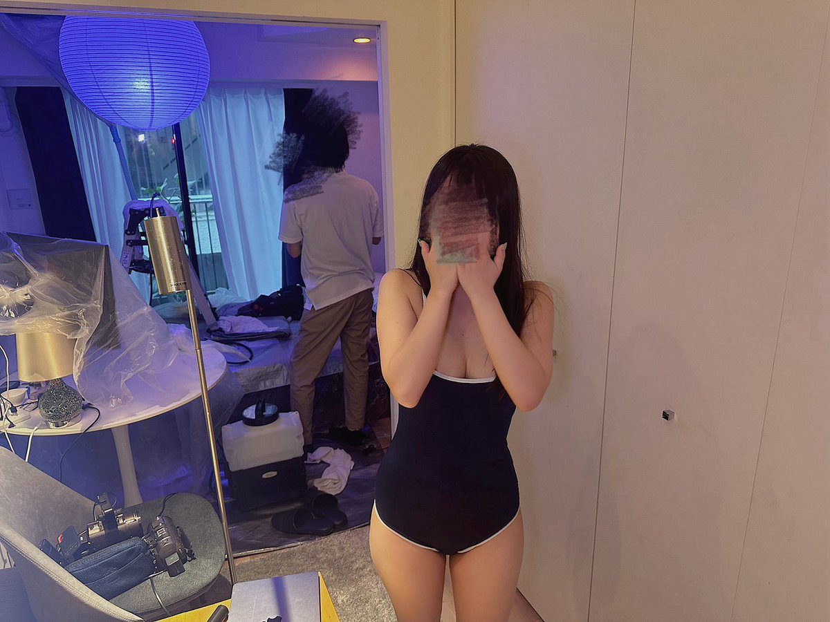 エアコンの掃除依頼してて
バレない様に彼氏持ち低身長ロリ巨乳スク水着せて...た（？）

風呂場で洗浄してもらってる間ソファーでぱんぱんしました https://t.co/6iUSncVPx1