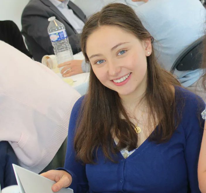 20 septembre 2024. Paris. Philippine, 19 ans, est une brillante étudiante de l'Université Paris-Dauphine. 

Cheftaine scout, engagée, récemment fiancée, avant-dernière d'une fratrie de 6 enfants, tout le monde s'accorde pour la décrire "pleine de vie, rayonnante, intelligente et