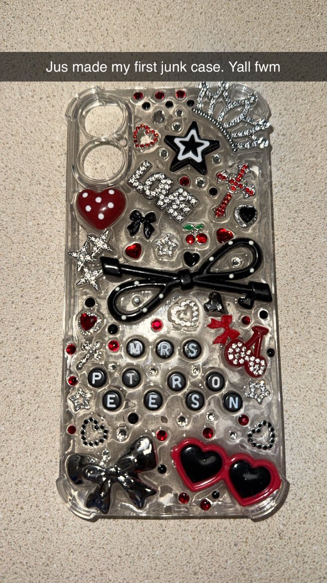 TanisheeP's tweet photo. Just made my first junk phone case. I will never have the same case on my phone🤣 https://t.co/opQLAj5pf8