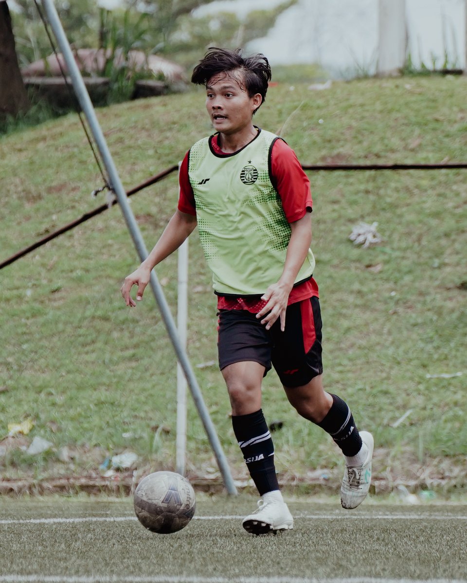 Persija_Jkt's tweet photo. Terus berlatih mempersiapkan diri! ๐ชโฝ๏ธ
#PersijaDevelopment #MenujuTimUtama #Persija https://t.co/O2R6f38MM0