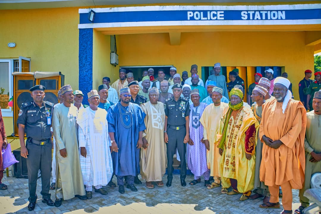 KanoPoliceNG's tweet photo. CP Bakori commissions new Kabo Police Division and inspects Dawakin Tofa Police Barrack. A commitment to enhancing security infrastructure and improving policing services for a safer Kano. #KanoStatePolice #SecurityMatters #CommunityPolicing https://t.co/GpMaLcucvW