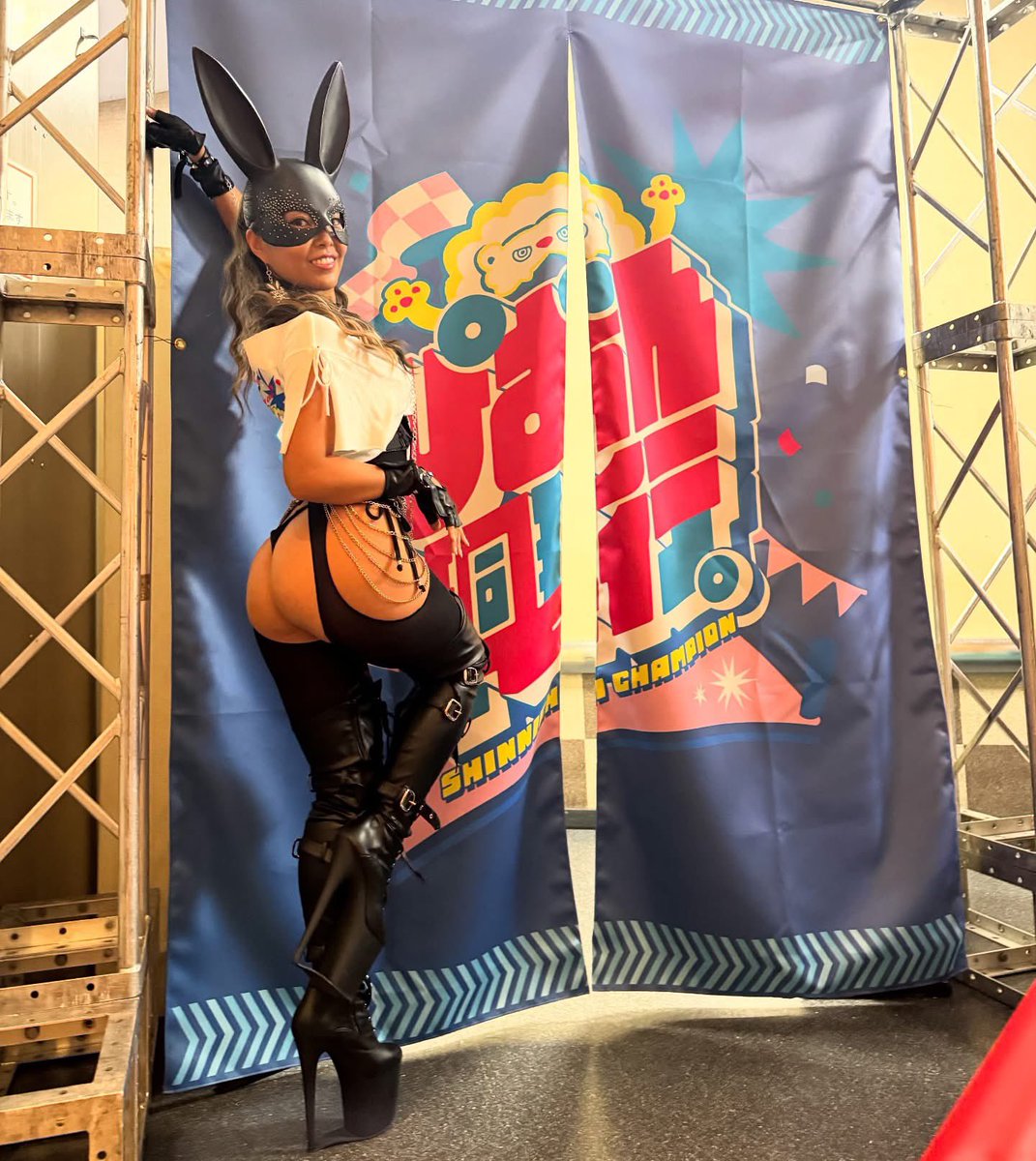 テレビ朝日『新日ちゃんぴおん！』
放送5周年記念特別企画として

【ぴおん興行】が開催されました〜‼️

そもそも新日ちゃんぴおん！は、
テレビ朝日×新日本プロレスの
プロレスバラエティ番組として
始まりました。

番組の中では
レスラーがコスプレして色んな企画したり、