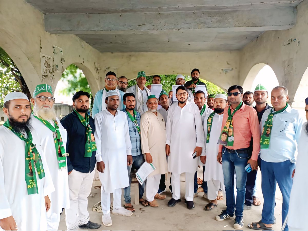 Sarwarkhan4mrj's tweet photo. ऑल इण्डिया मजलिसे इत्तेहादूल मुस्लेमीन उत्तर प्रदेश के सुबाई सदर जनाब @imshaukatali साहब को जान से मारने व अभद्र भाषा का प्रयोग करने वालों के खिलाफ @Aimim4Mrj की तरफ से पुलिस अधीक्षक महोदय महराजगंज को एक पत्र देकर कानूनी कार्यवाही की मांग की गई। https://t.co/cxLWZkVLKT