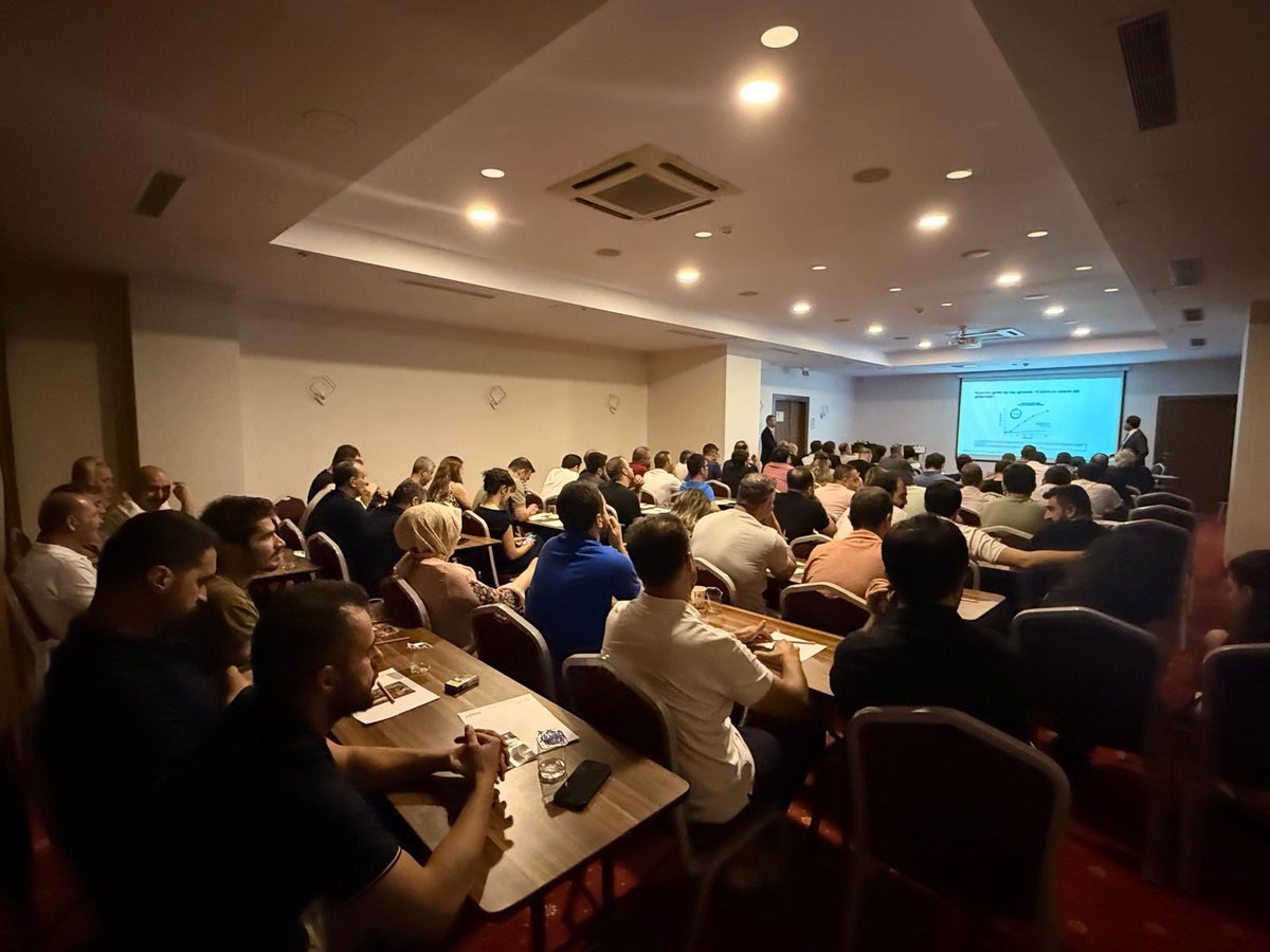 🤝 Diyarbakır Aile Hekimleri Derneği olarak birlik ve beraberliği güçlendiren sosyal ve bilimsel etkinliklerimize hız kesmeden devam ediyoruz.

📅 16.09.2025 tarihinde üyelerimizle **“Grip Aşısı ile Bağışıklamanın Önemini konuştuk.

#Diyarbakır #AileHekimliği #Bağışıklama