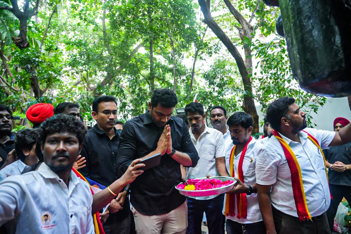 தமிழ்ச் சமூகத்தின் அறிவுச் சுடர், ஏற்றத்தாழ்வு அநீதிகளுக்கு எதிரான உரிமைக் குரல், சமதர்ம சமூகநீதி மற்றும் உலகப் பொது அறத்தைப் பிரசாரம் செய்த சமூக சீர்திருத்த சிந்தனையாளர் தந்தை பெரியார் பிறந்தநாளான இன்று, சென்னை பெரியார் திடலில் உள்ள அவரது நினைவிடத்தில் கழகப் பொதுச்செயலாளர் திரு.