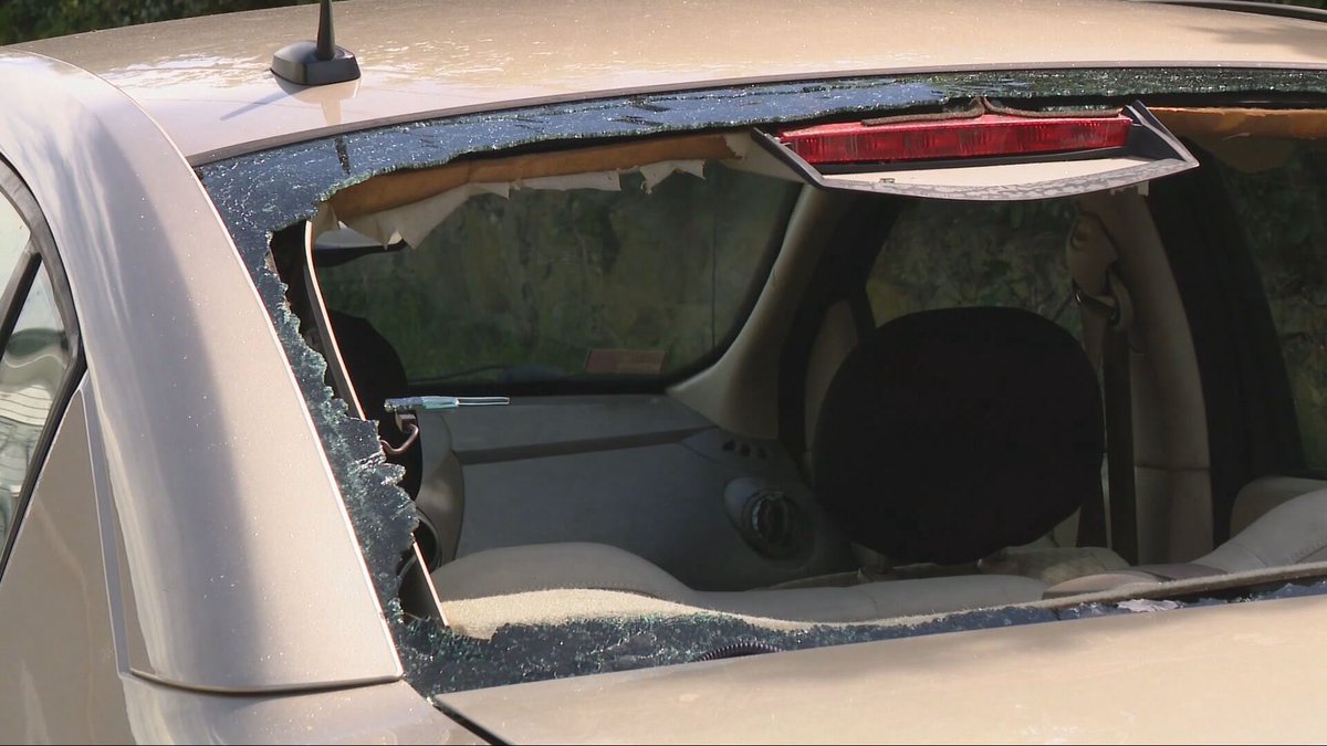 NBC10_Mario's tweet image. Windshields smashed! Police are investigating several cars vandalized in both Coventry and West Warwick. @_kbenoit is live on @NBC10 Sunrjse with what one victim is saying and the latest on the investigation 

turnto10.com/news/local/pol…