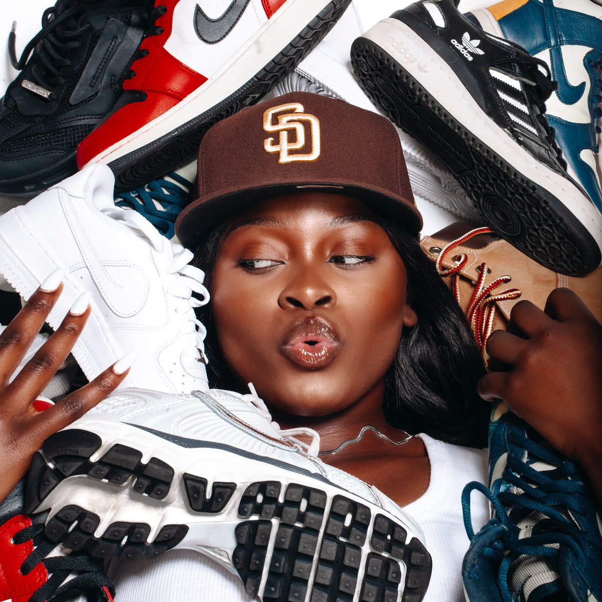 SIZE FOUR - OUT NOW‼️
👟4️⃣ written &amp; produced by me.. duh!! 

🏃🏾‍♀️🌍🔥 RUN THAT!!