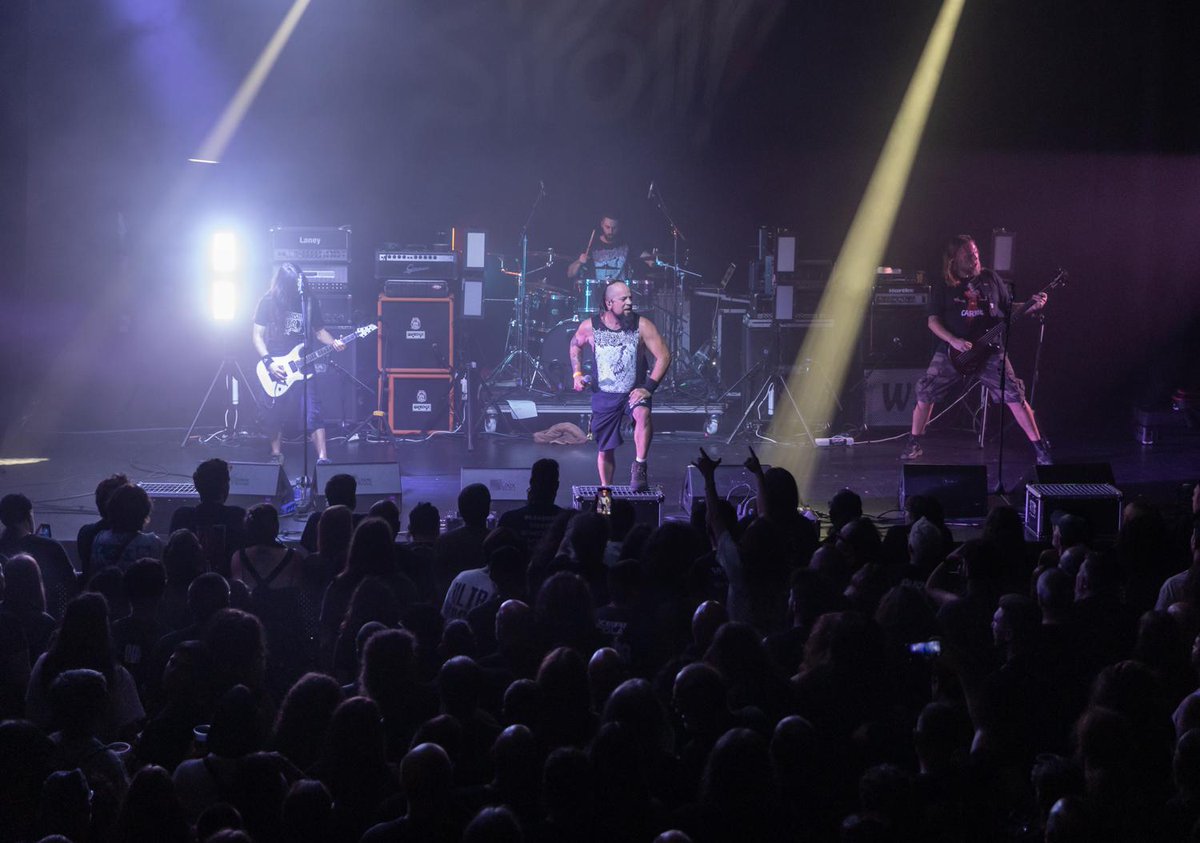 💥 El festival 'Catalunya Triomfant' (<a href="/BloodFirePromo/">Blood Fire Death</a>) en imatges 💥

📸 <a href="/DaniMorellC/">𝕯𝖆𝖓𝖎 𝕸𝖔𝖗𝖊𝖑𝖑 ⚔️</a> 
enderrock.cat/galeria/1864/f…