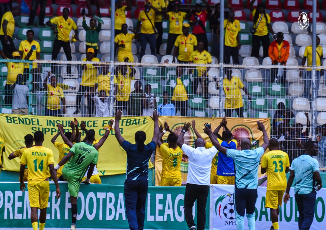 bendelinsurance's tweet photo. From the pitch to the stand, Every cheer, every clap, every song—fuel our spirit! 🔥, your love keeps us going. 🙏💛💚
We play, but you make the difference!
#AdaBendel #InsuranceFamily https://t.co/Bojavl694Y