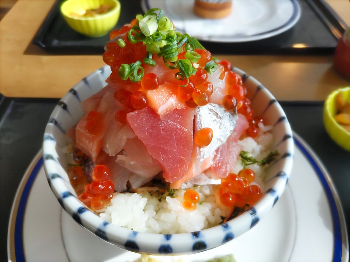 marikaichiban05's tweet image. 千葉県富津市にある「the　fish」さんで、房総ぶっかけ浜めし、いただきました🥰

#thefish
#千葉県
#富津市