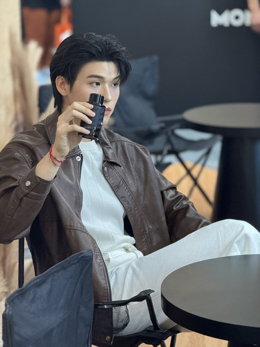 amie || #BUSinKL 🦖 tweet media