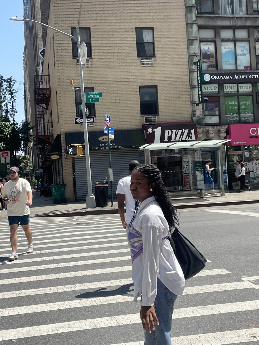 Growing up, bleaching cremes were so normalized that I did not realize when I got sucked into the ecosystem. 

We know about Carol White but what about the other cremes that promised to fade, clarify, brighten etc. 

therumpus.net/2025/09/11/at-…

New Essay with <a href="/Therumpusnet/">The Rumpus</a>