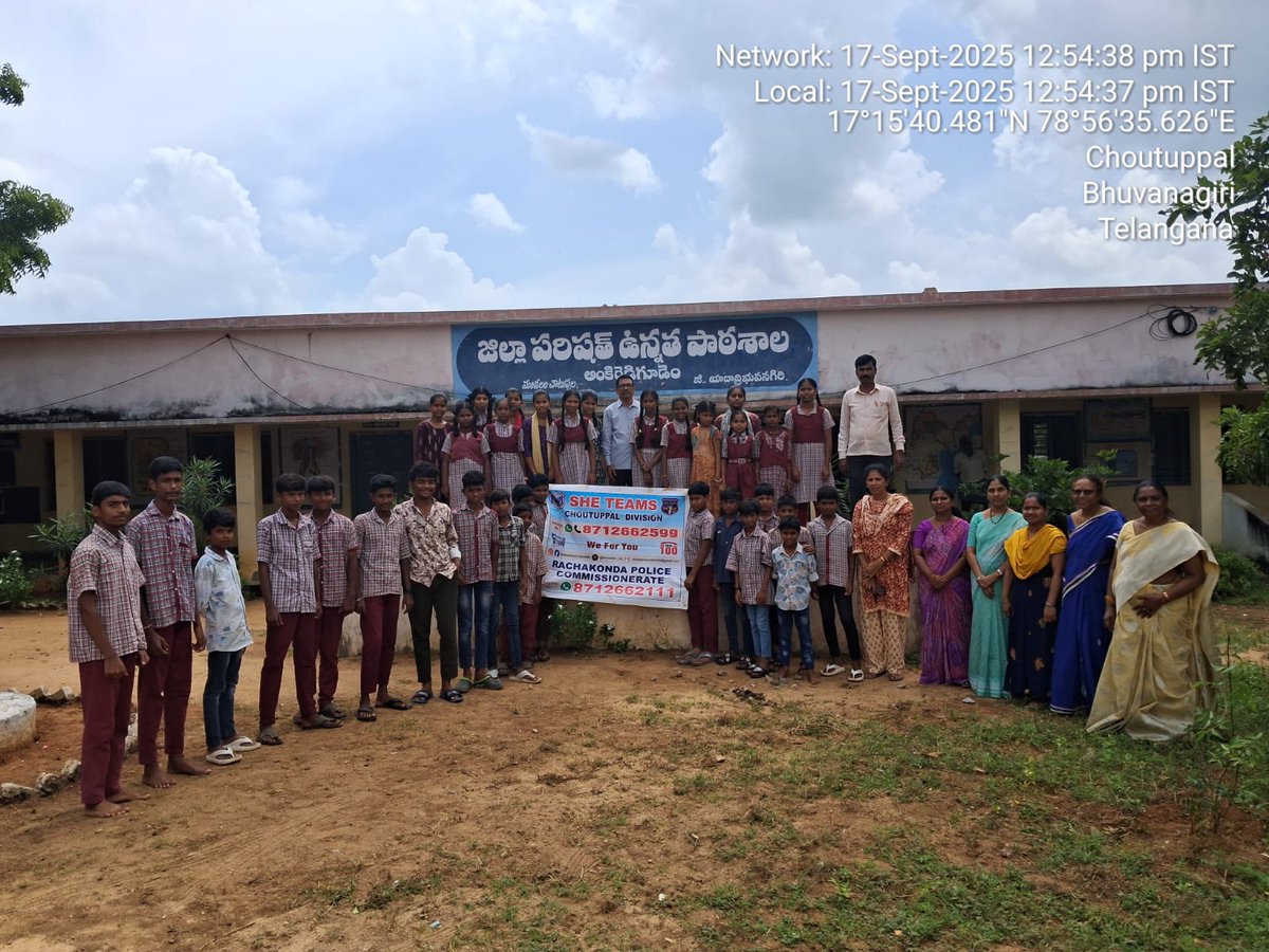 MalkajgiriCop's tweet image. 🌟 She Teams Rachakonda – Spreading Awareness, Sparking Change!👮‍♀️

🔐Cyber Crimes &amp;amp; Loan App Frauds – Be alert, think smart, don’t fall for traps.
🧒Child Safety – Teaching children the power of knowing #GoodTouch #BadTouch.
⚖️Gender Sensitization &amp;amp; Human Trafficking –