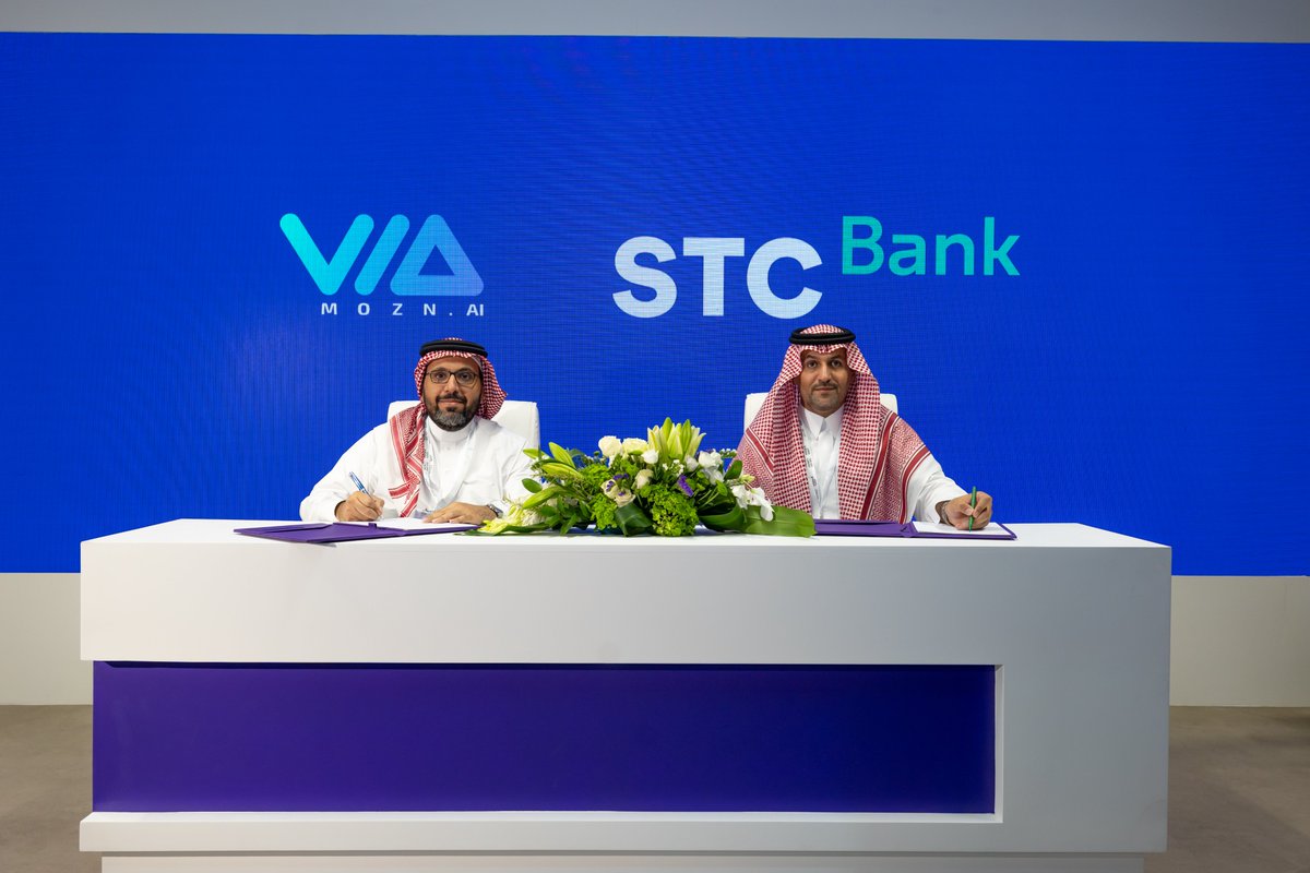 Mozn_ai's tweet photo. وقّعت مُزن شراكة استراتيجية مع STC Bank (@stcbank_ksa)، خلال مؤتمر Money20/20.
تهدف هذه الشراكة إلى تعزيز الابتكار وترسيخ الأمان والموثوقية في القطاع المصرفي الرقمي من خلال منصة فوكال لمكافحة الجرائم المالية. https://t.co/2CjzkjyyyY
